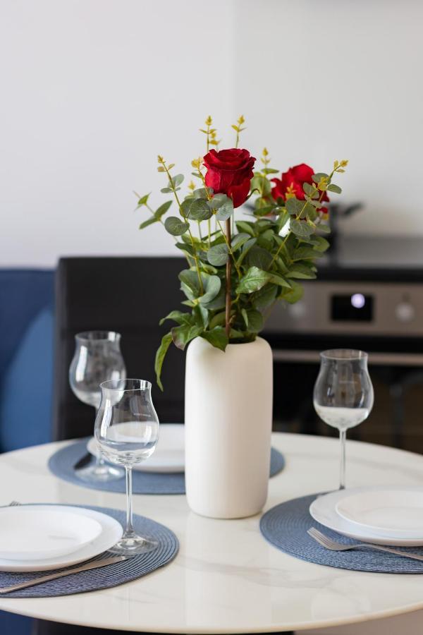 Warszawa Srodmiescie Bonifraterska Apartments By Noclegi Renters Ngoại thất bức ảnh