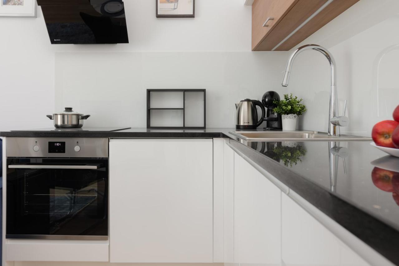 Warszawa Srodmiescie Bonifraterska Apartments By Noclegi Renters Ngoại thất bức ảnh